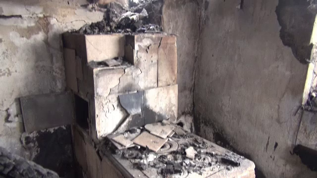 I-a murit soția, după care fiul, iar acum i-a luat foc casa. Tragedia unui bărbat de 71 de ani din Bacău