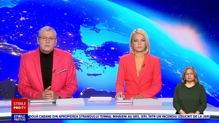 Incendiu puternic într-o localitate din Munții Apuseni, după ce un copil s-a jucat cu o brichetă pe lângă baloți de paie