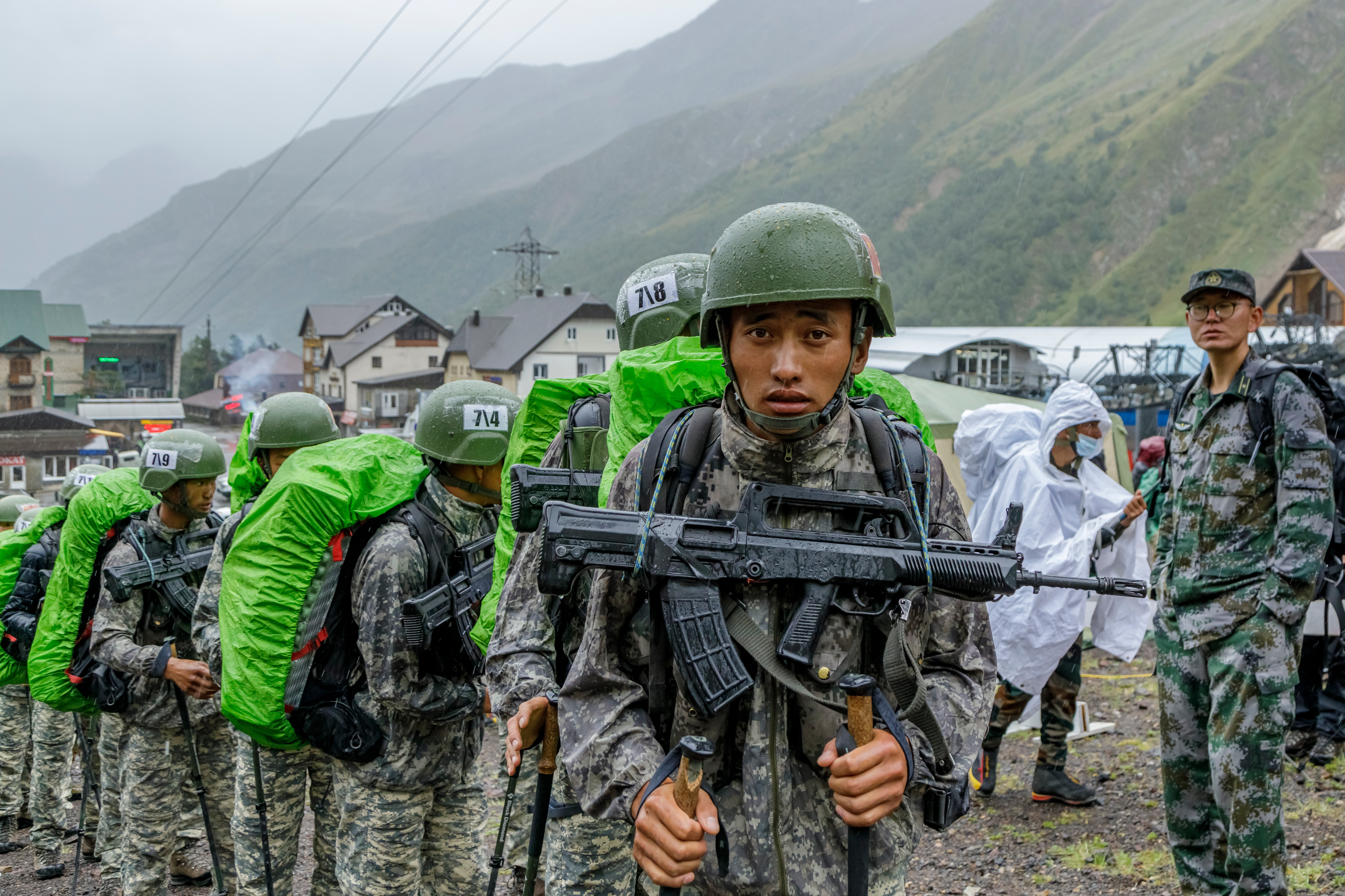 Armatele private ”ocupă” China. Motivul neliniștitor pentru care marile companii își înființează forțe de luptă