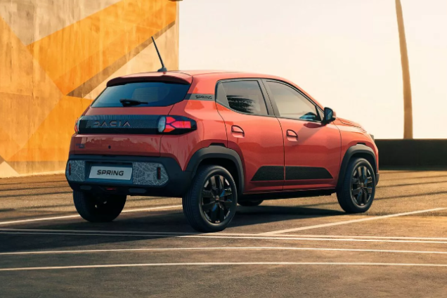 Înmatriculările de autoturisme noi electrice și hibrid în România au crescut cu 25,1%, în 2024. Dacia, lider la electrice