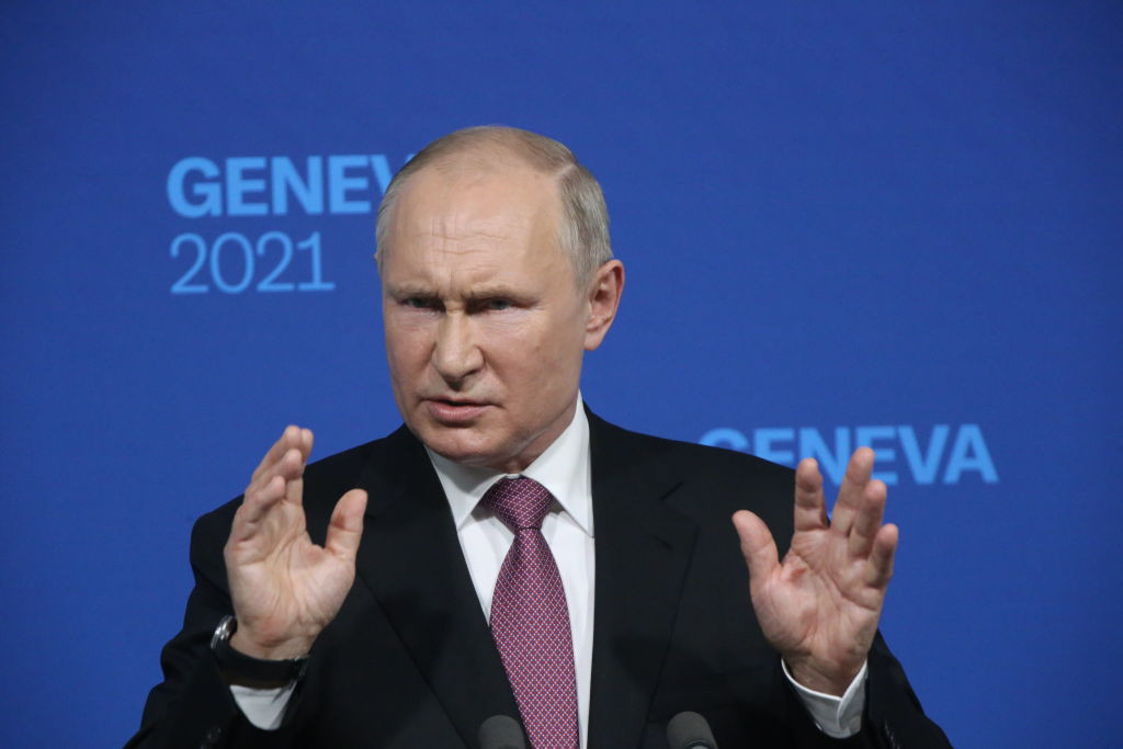 Reacția Moscovei după ce SUA au impus 500 de noi sancțiuni Rusiei. „Urmăresc să creeze disensiuni între ruşi”