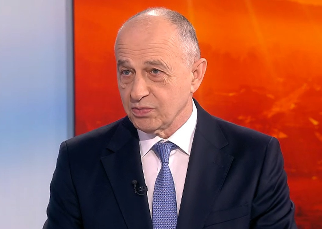 Mircea Geoană, „captiv” în Bruxelles. Cursa Tarom către București, blocată înainte de decolare