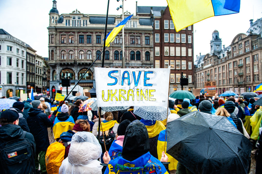 Manifestaţii de amploare pro-Ucraina în Europa. Oamenii au scandat „Putin asasin”| GALERIE FOTO & VIDEO