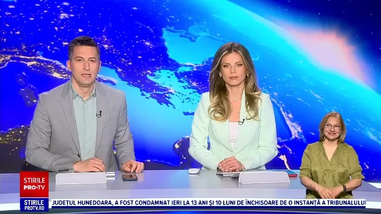 Competiție a DJ-ilor, într-un club din București. În Occident e deja tradiție