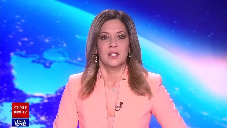 Un bărbat este căutat de polițiști după ce a furat o dubă din curtea unei familii din Iași. Momentul a fost filmat | VIDEO