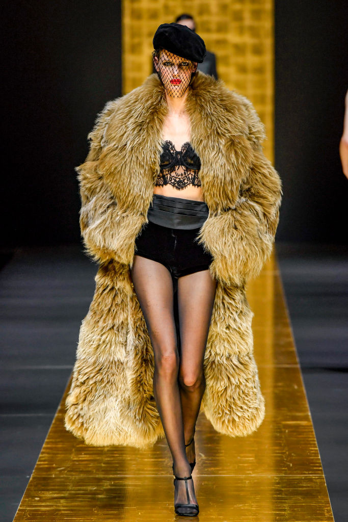 Săptămâna Modei de la Milano. Naomi Campbell și Eva Herzigova domină podiumul | GALERIE FOTO