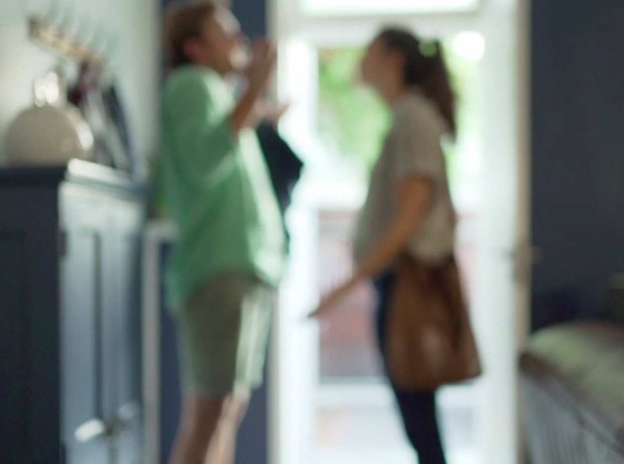 De ce banii nu aduc întotdeauna fericirea în cuplu. Când apar certurile