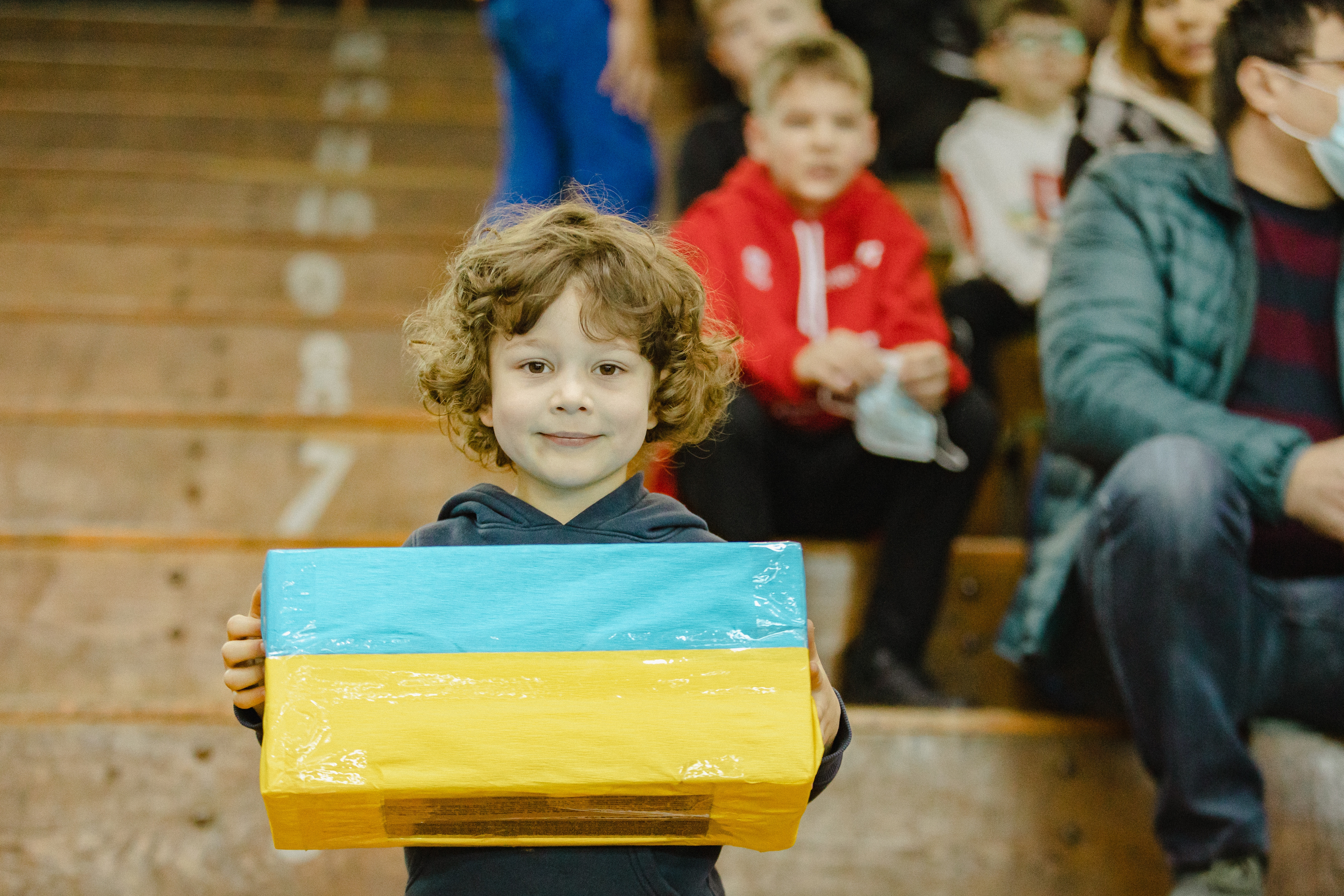 Drepturile și ajutoarele de care vor beneficia ucrainenii și străinii refugiați, în urma unei OUG a Guvernului