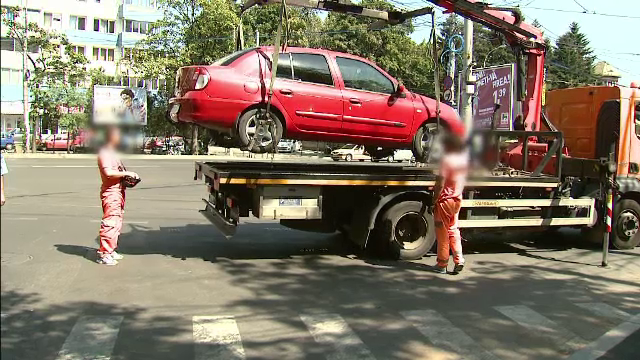 Schema prin care un hoț din Capitală a furat trei mașini. Suna la firme de tractări și inventa o poveste