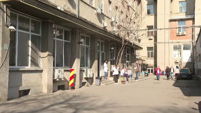 O treime dintre spitale sunt la un pas de colaps din cauza lipsei de finanțare. Pacienții își cumpără singuri medicamente