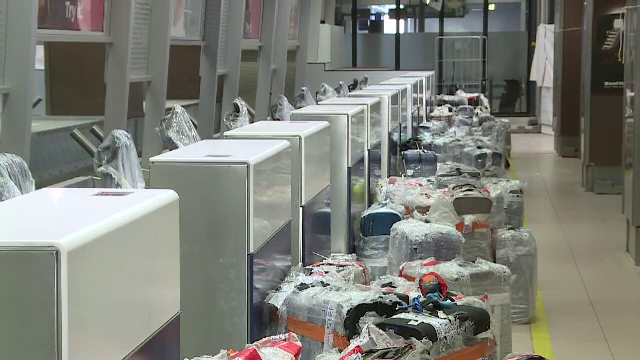 Sisteme automatizate în aeroporturile din România. Când vor putea pasagerii să își scaneze singuri bagajele de cală