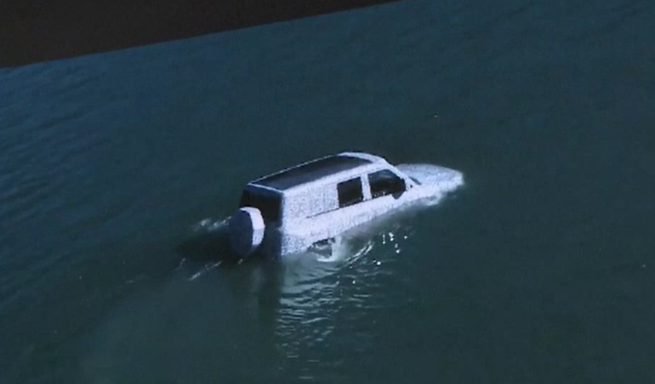 A apărut mașina de teren plutitoare. Capitolul la care se aseamănă cu un tanc