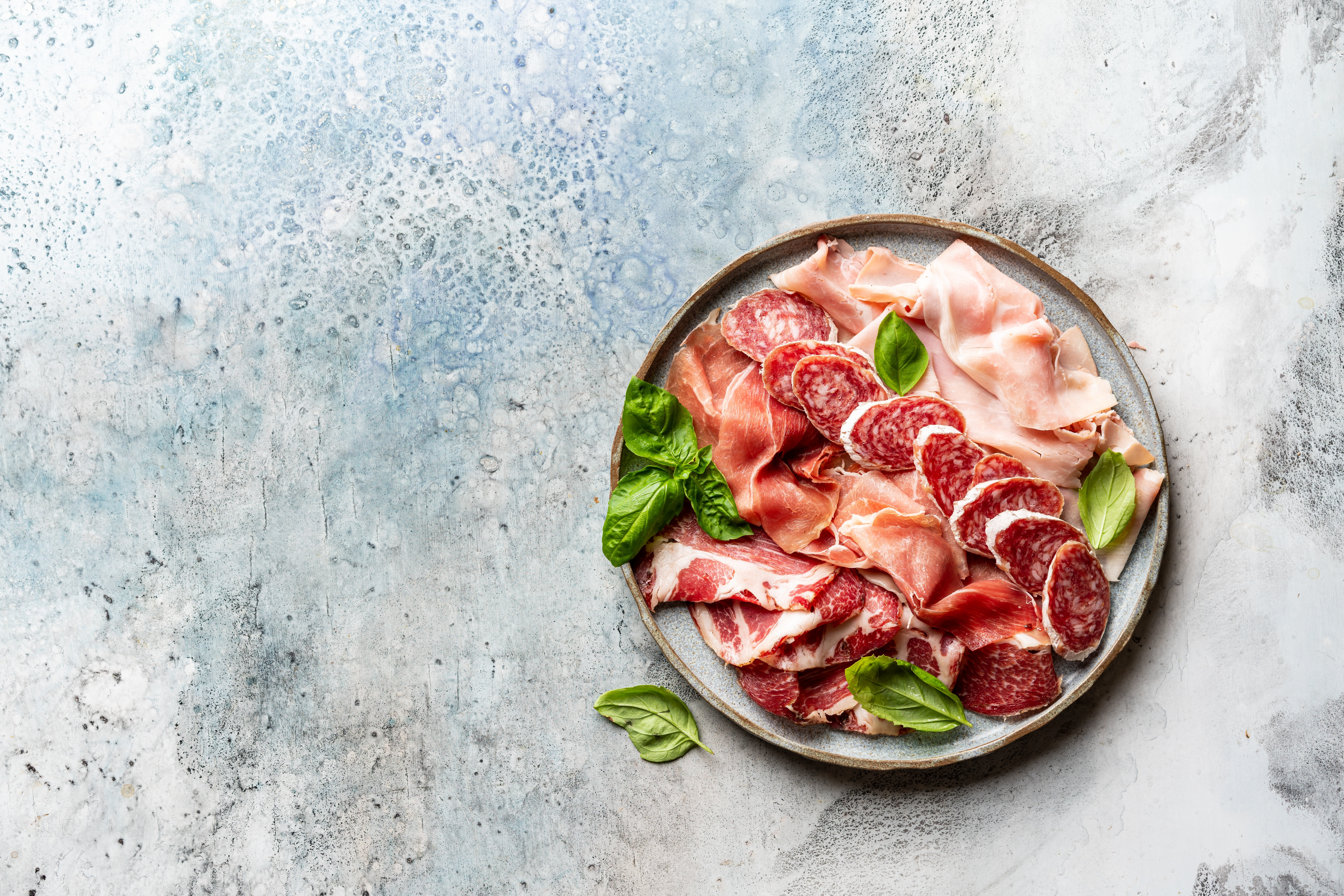 Mezelurile sunt o „super-carne”. Care sunt cele sănătoase și cum trebuie mâncate ca să nu ne îngrășăm