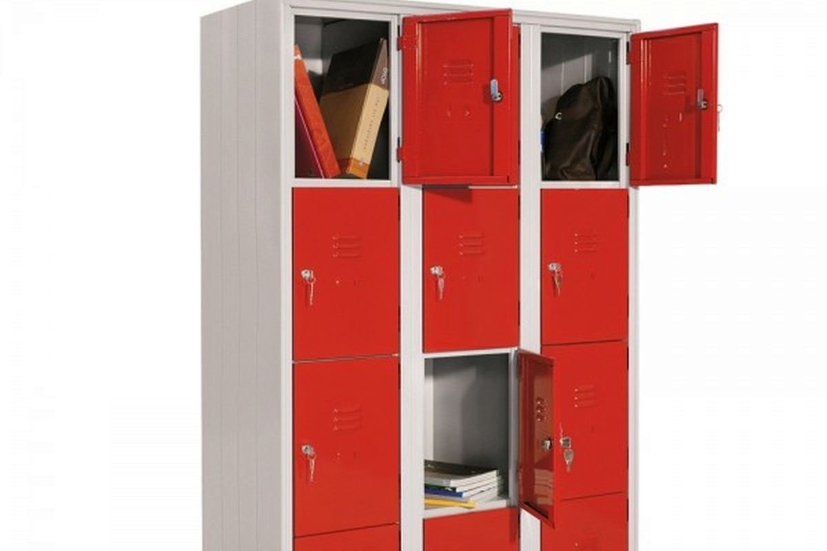 (P) Un model de vestiar metalic școlar „vesel”, în culori vii