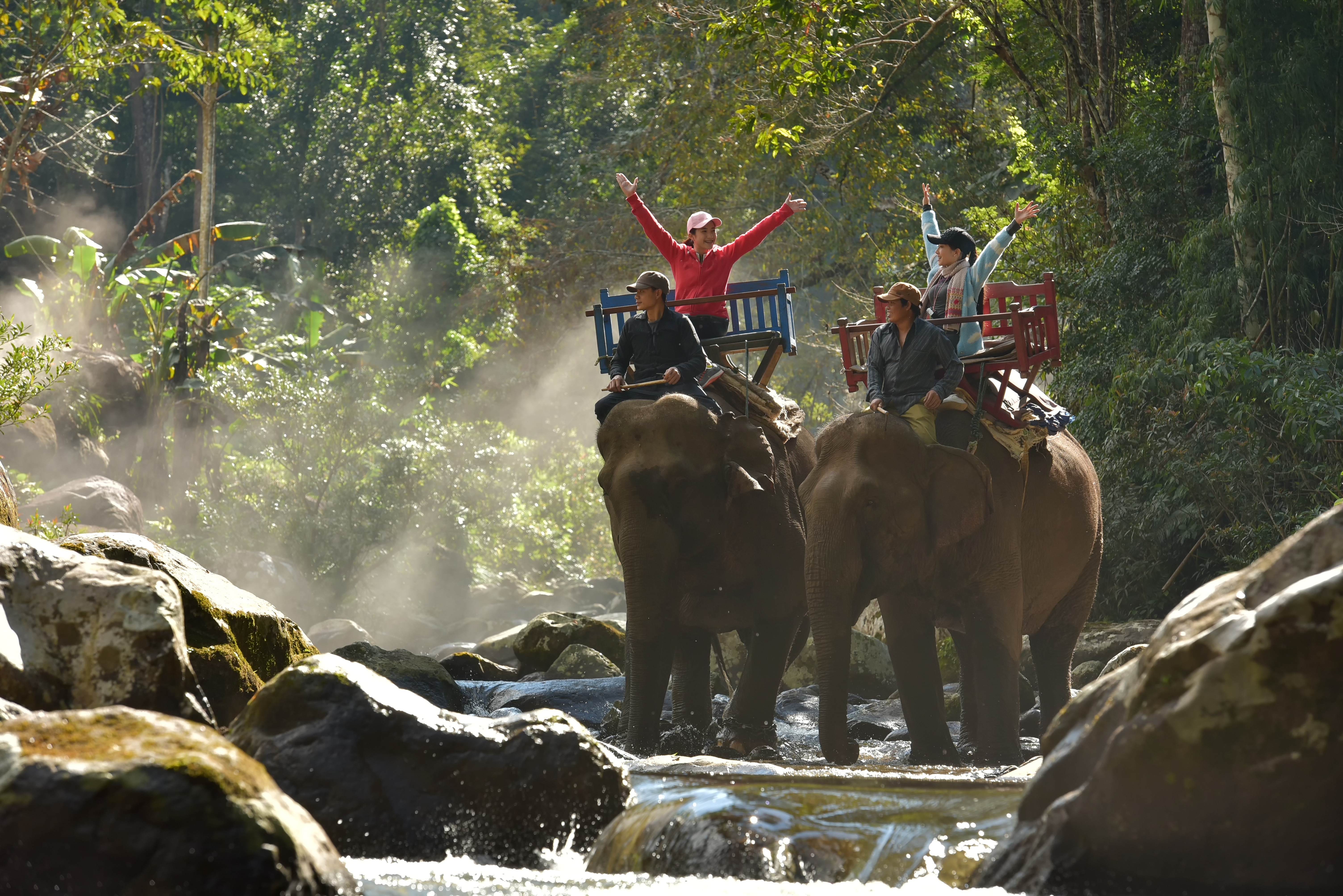 Sute de mii de ruși fugiți în Sri Lanka pentru a scăpa de război, amenințați cu expulzarea după un party ”doar pentru albi”