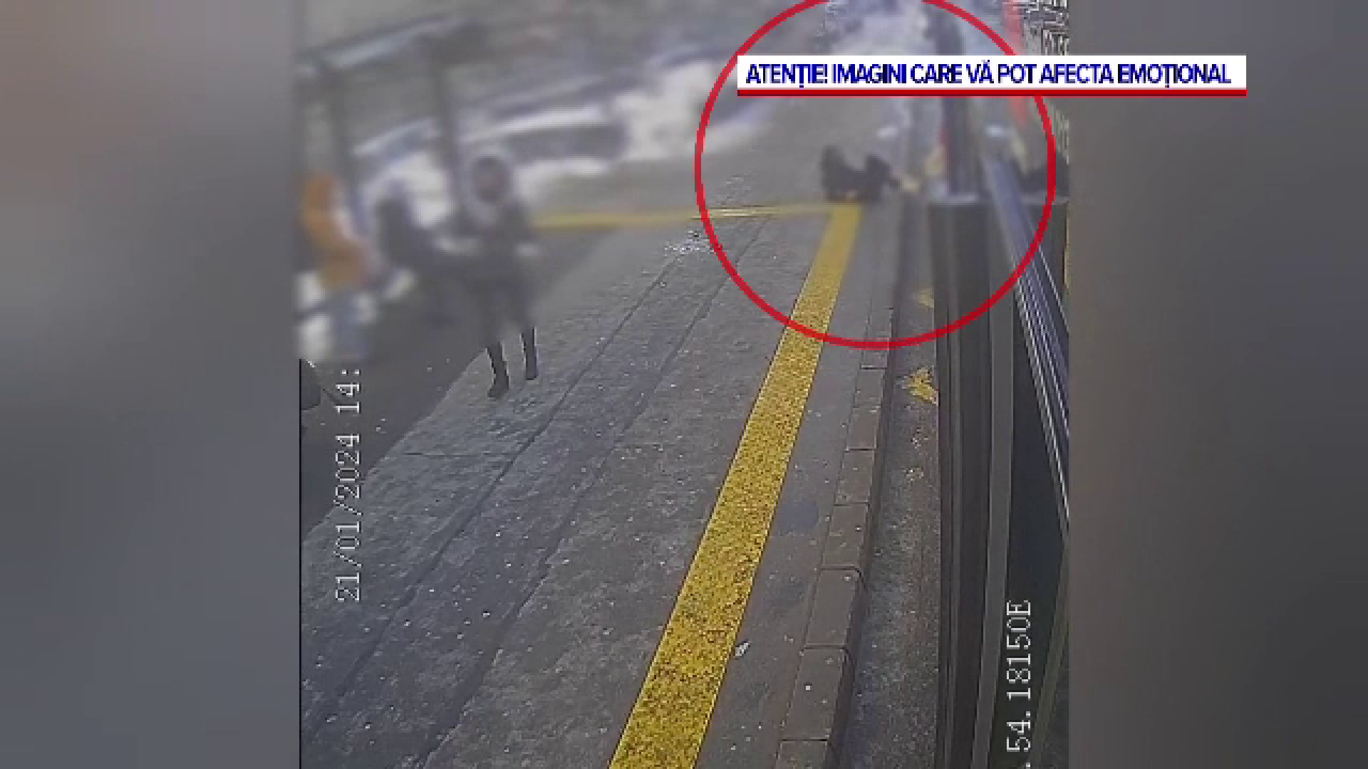 Agresorul care a împins o fată dintr-un autobuz din Pitești s-a dus singur la poliție. O atinsese în zonele intime