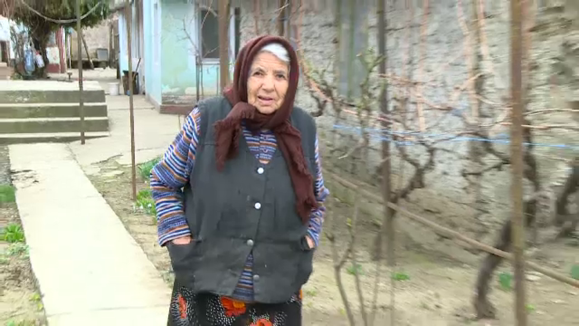 O bunică de 87 de ani din Ialomița ar fi vândut droguri sub coordonarea nepotului ei, aflat deja în spatele gratiilor