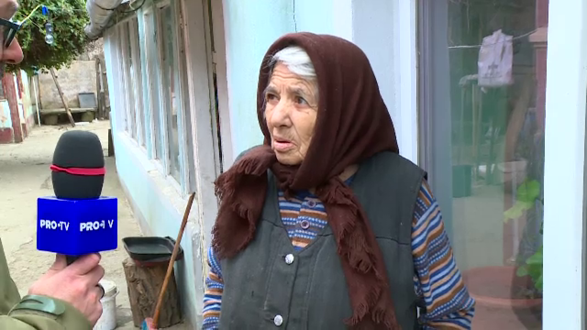 Ce spun apropiații bunicii de 87 de ani din Ialomița care ar fi vândut canabis și cocaină sub coordonarea nepotului ei