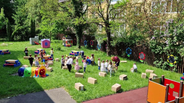 Caravana Reciclării Creative. Elevii și profesorii sunt provocați să creeze împreună activități pentru reducerea poluării