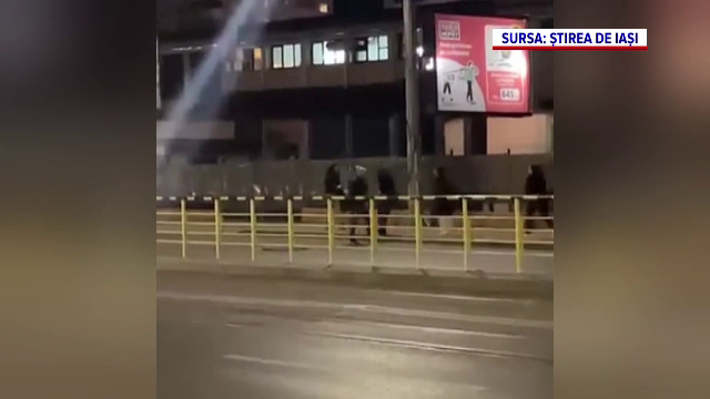 O femeie din Iași a fost bătută pe stradă de soțul ei. Mai mulți trecători au salvat-o din mâinile bărbatului