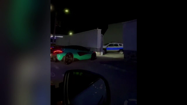 Un polițist se afla în mașină lângă șoferul drogat din Arad care conducea un bolid de 260.000 de euro. Reacția IPJ