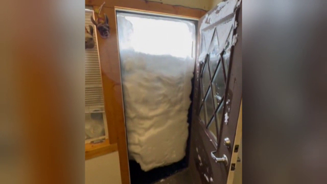 Viscol nemaivăzut în California și Nevada. Vântul a ajuns la 300 km/h