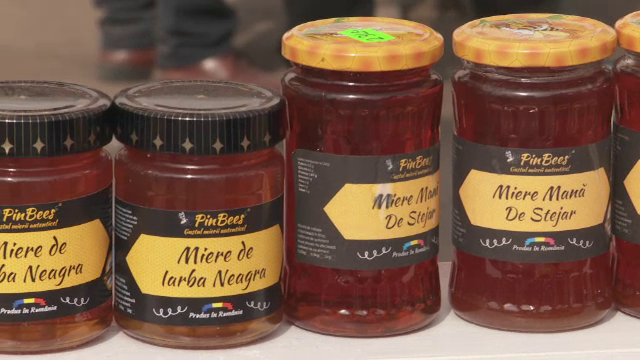 Mierea a fost vedetă la un târg din Cluj-Napoca. Apicultorii au produs și sortimente recomandate în cazul anemiilor
