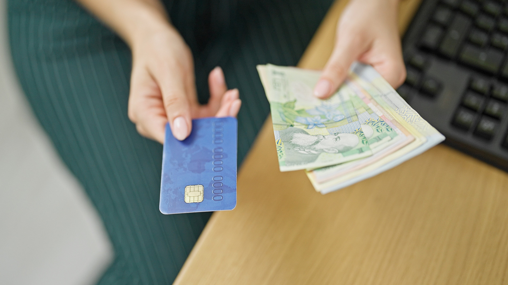 (P) Până la 10.000 de lei pe card, prin credit rapid online de la Biroul de Credite Rapide. Cum poți accesa împrumutul?