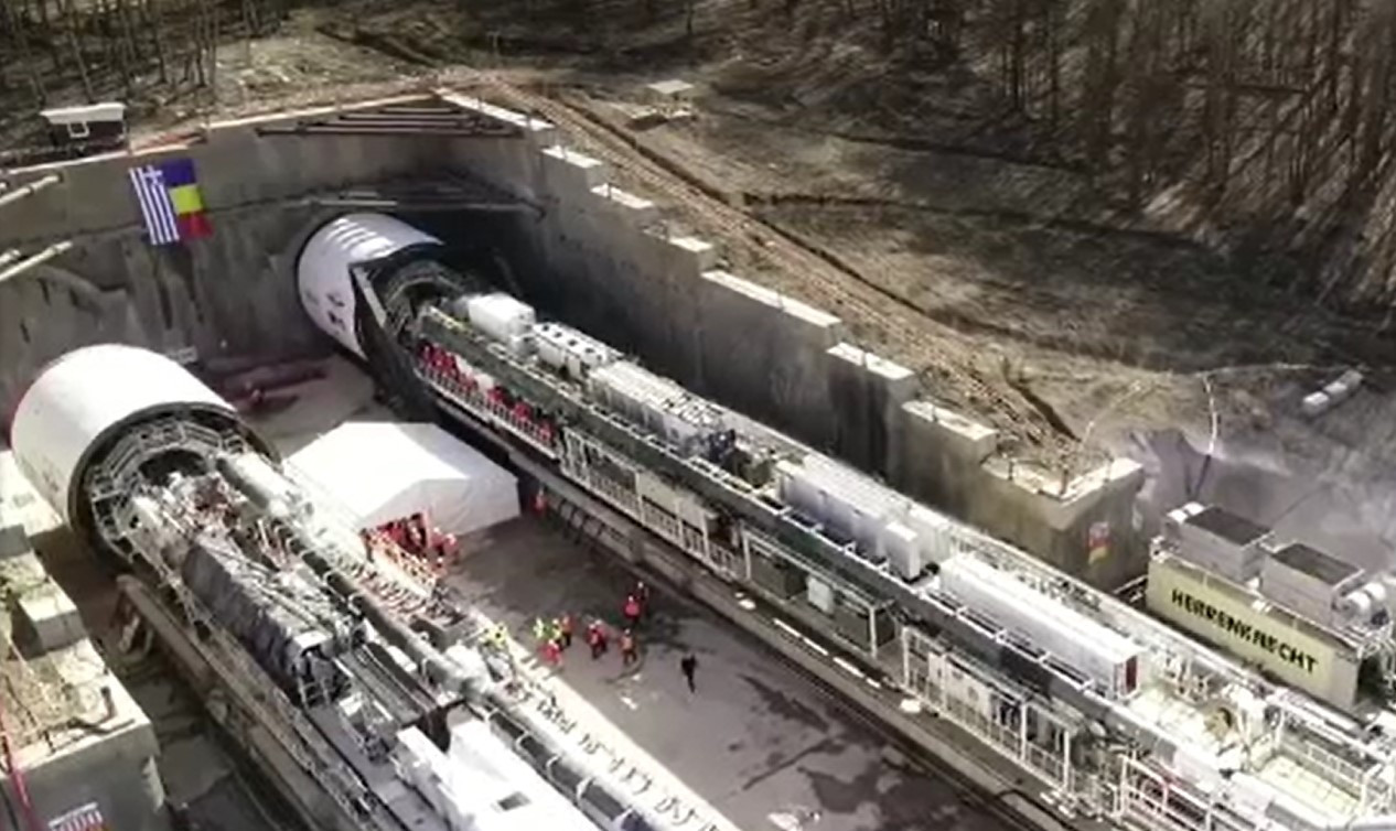 Locul în care se construiește cel mai mare tunel feroviar din România. Trenurile vor circula cu 160 km/h