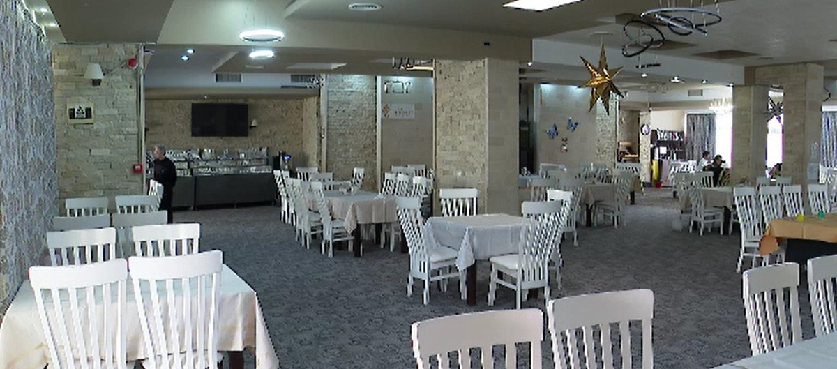 Patronii afacerilor de pe litoral au renunțat la angajații străini și caută din nou români. „Nu veneau niciodată la program”