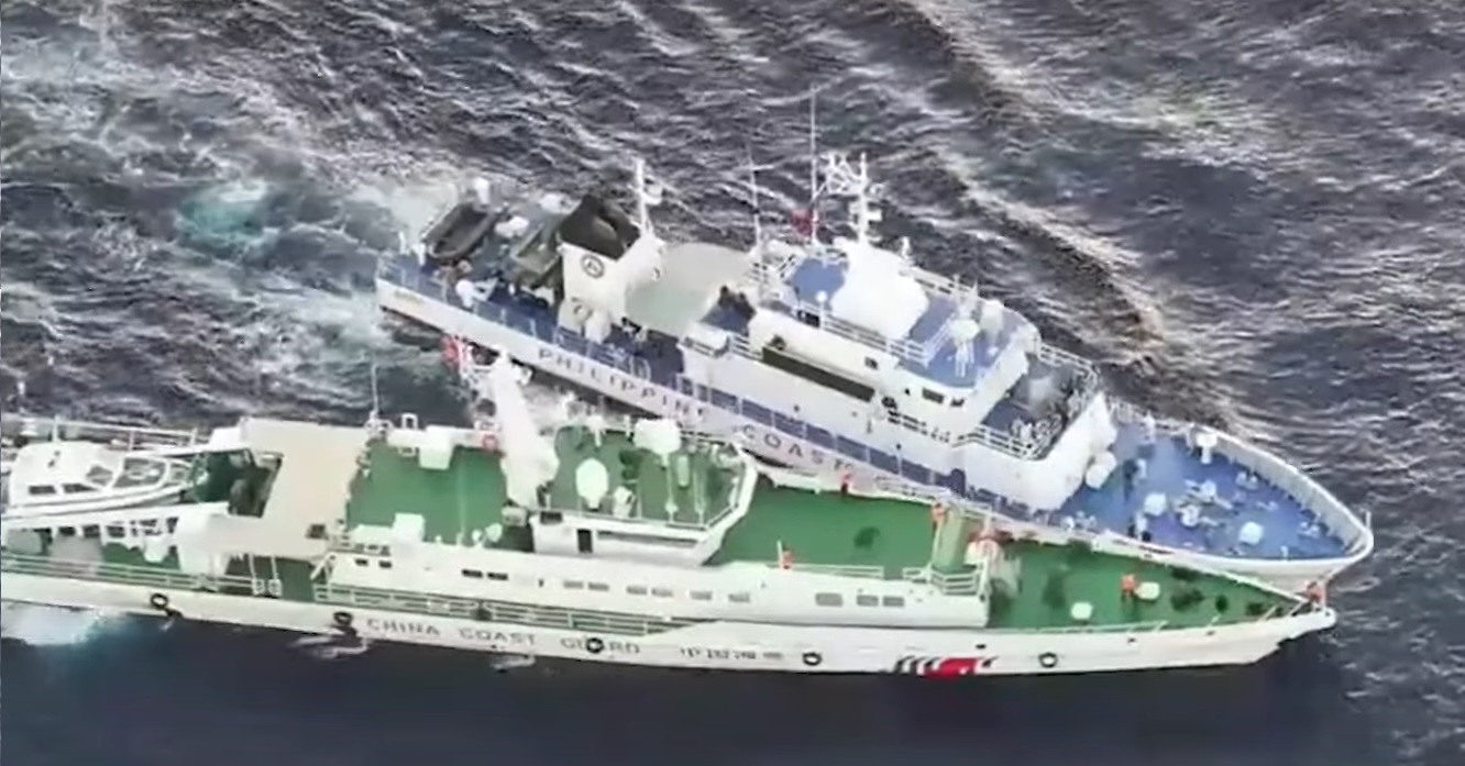 Nave ale Pazei de Coastă chineze și filipineze s-au ciocnit în disputata Mare a Chinei de Sud