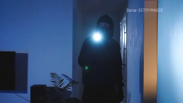 Un bătrân de 90 de ani din Ploiești a rămas fără economiile de-o viață, după ce hoții i-au spart casa