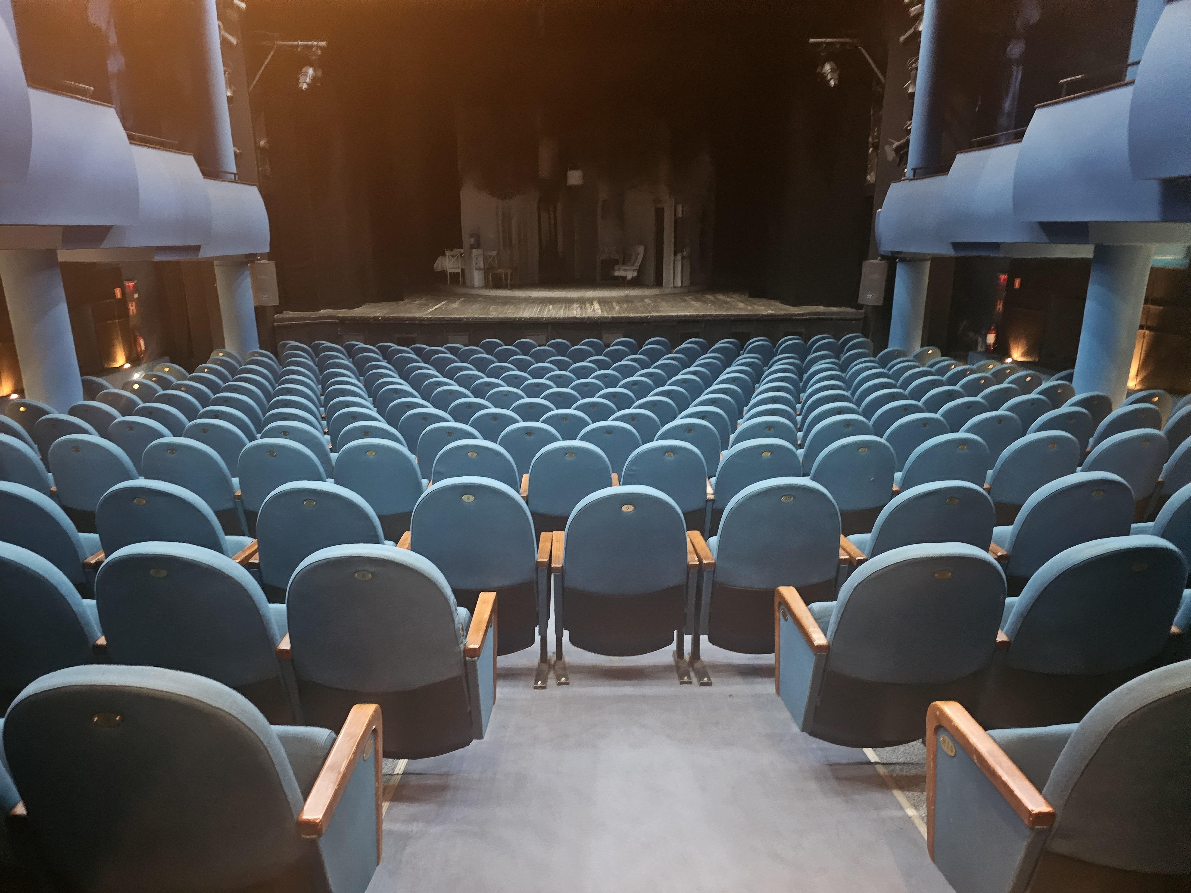 (P) Cum poți afla primul când se pun în vânzare bilete la teatru