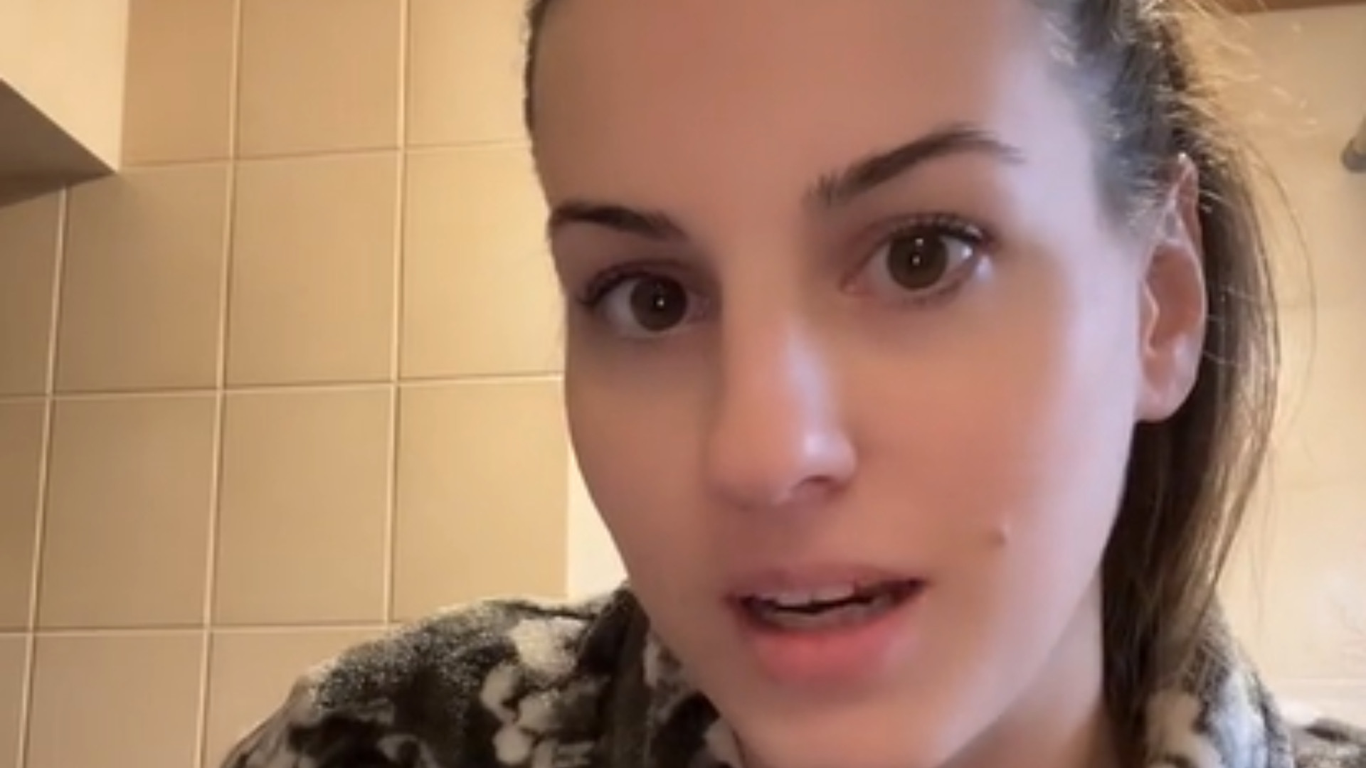 „Mai are și o amantă”. Dezvăluirile făcute de o româncă despre relația cu un musulman, care are mai multe neveste