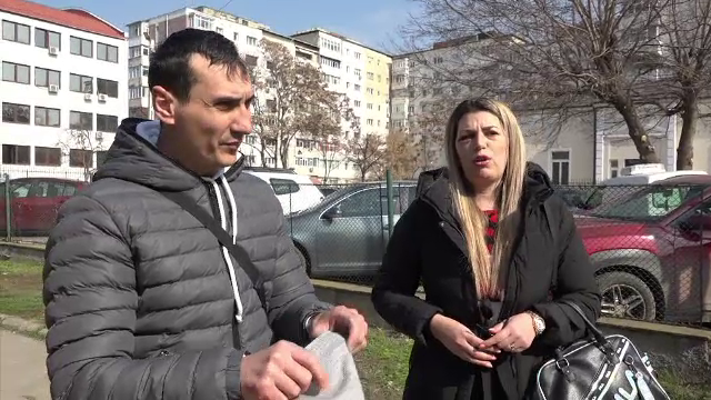 Doi soți ar fi fost bătuți de muncitorii de la primărie. „M-am trezit cu un pumn în ochi”