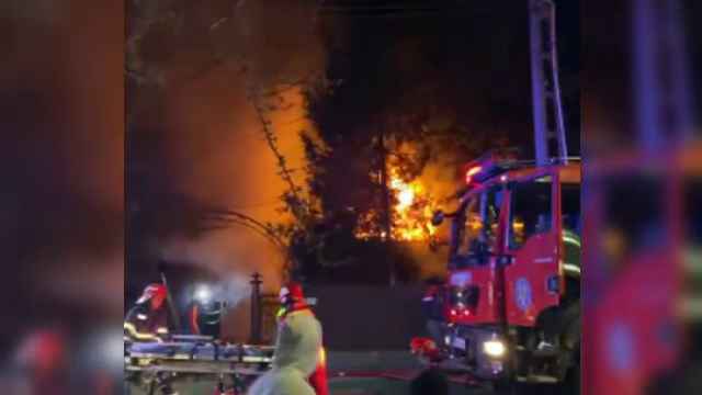 Dublă tragedie în Buzău. Doi cumnați au murit într-un incendiu. Vecinii nu au reușit să-i salveze