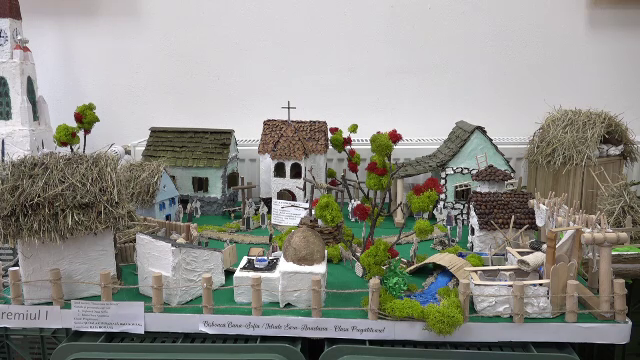 Peste 5.000 de elevi din Alba Iulia au realizat opere prin care au redat lumea satului autentic românesc
