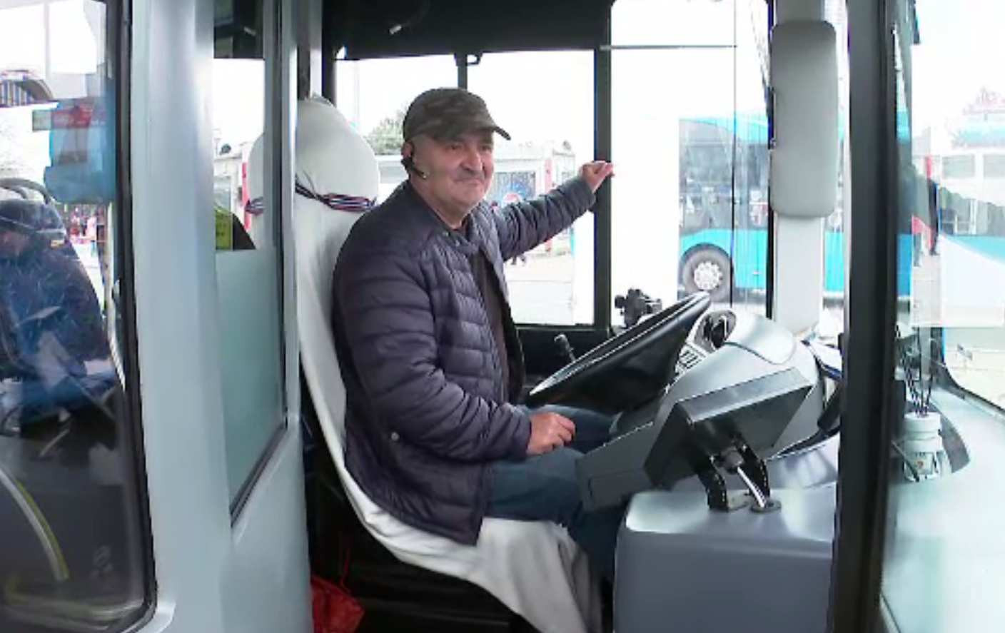Liviu, șoferul de autobuz erou la Constanța. A sărit de la volan și a readus la viață un bărbat care făcuse infarct