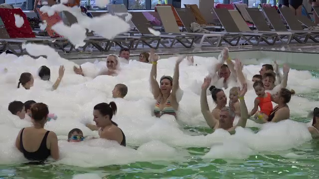 Cum au ales doamnele și domnișoarele să petreacă ziua de 8 Martie. Au plătit pentru întreaga zi 60 de lei