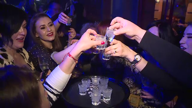 Doamnele și domnișoarele și-au încheiat ziua de 8 Martie în cluburi sau restaurante. „Soții sunt acasă cu copiii”