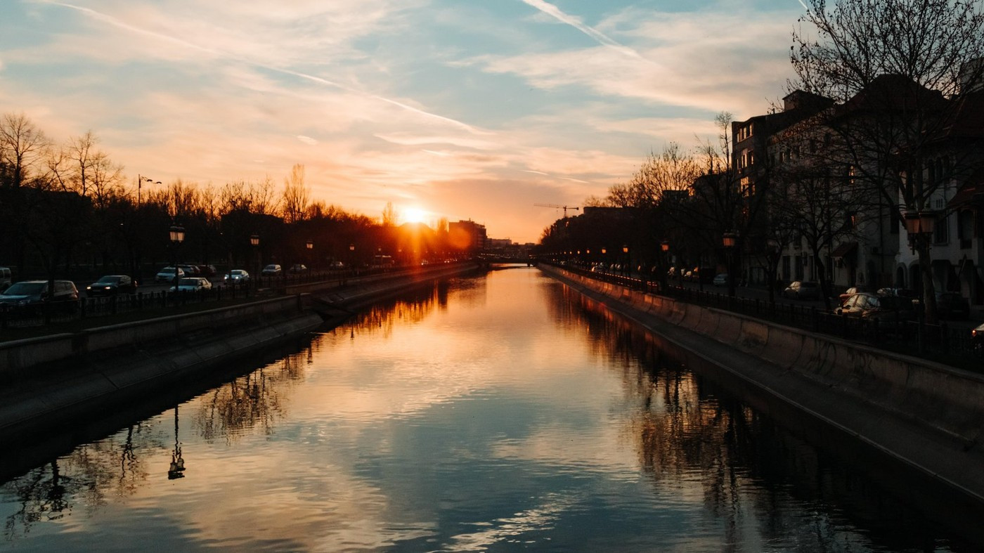 Vreme închisă în Bucureşti, dar cu valori termice pozitive, în următoarele trei zile