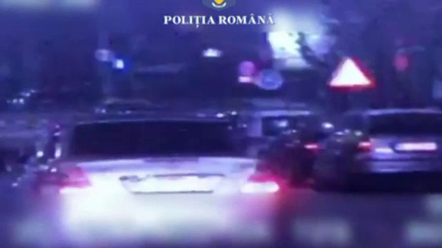 Urmărire ca în filme în Bacău. Un șofer de 19 ani nu a oprit la semnalele polițiștilor. Care a fost motivul