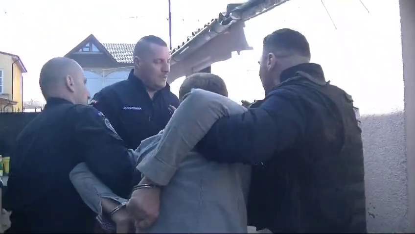 Brăila: Jandarmi atacaţi şi ameninţaţi cu moartea în timpul unei intervenţii