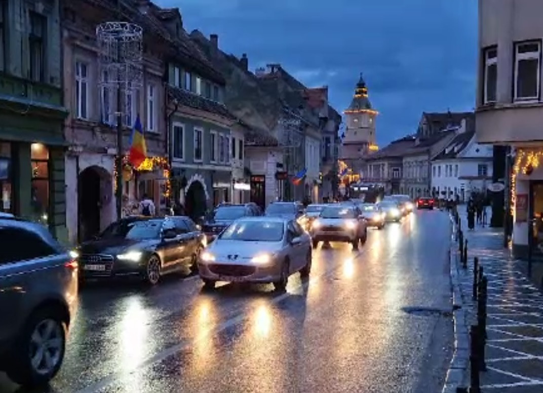 Mașinile, interzise în zonele centrale din marile orașe ale României. Unde vor fi excluse cele înmatriculate în alte județe