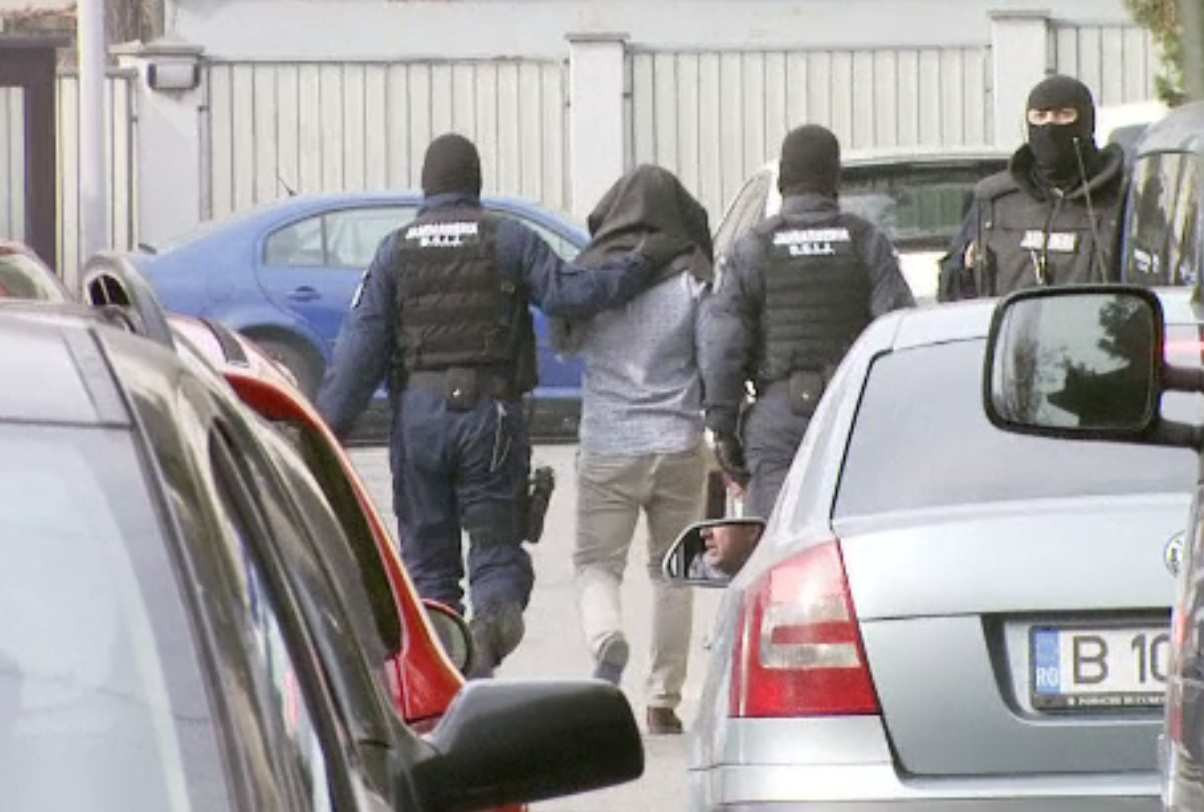 Polițist recent pensionat din Teleorman, ridicat pentru corupție. Ce a promis pentru 6.000 de euro