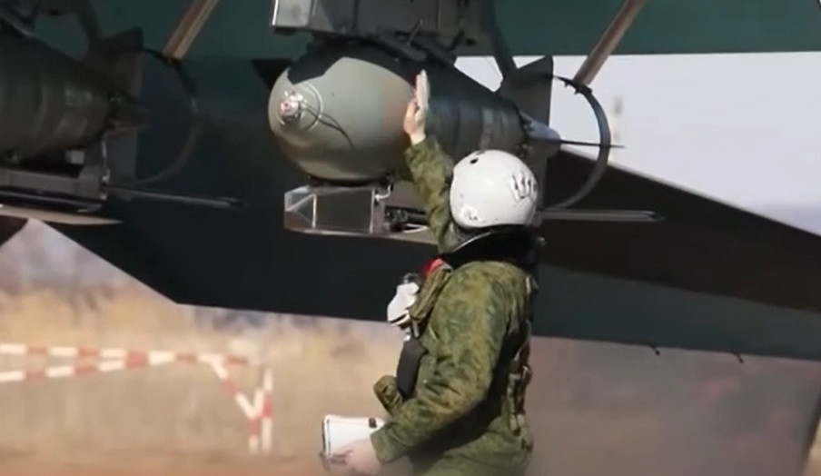 Arma sovietică transformată de ruși care a decimat apărarea Ucrainei. Poate provoca craterere uriașe