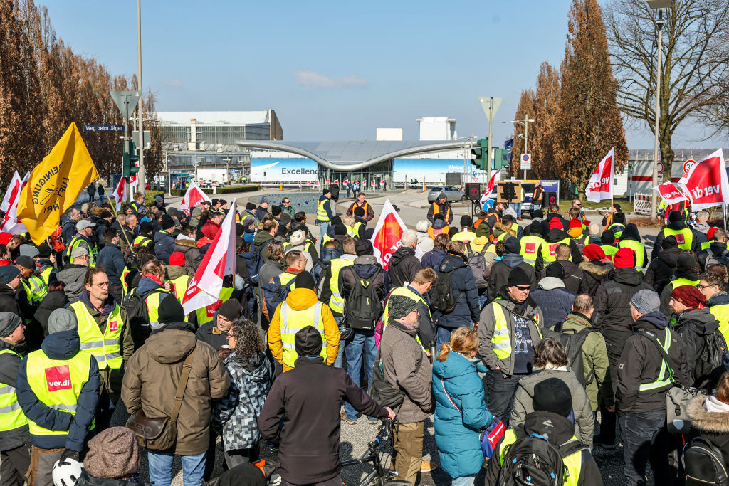 MAE, atenţionare de călătorie pentru Germania. Însoţitorii de bord ai Lufthansa vor fi în grevă