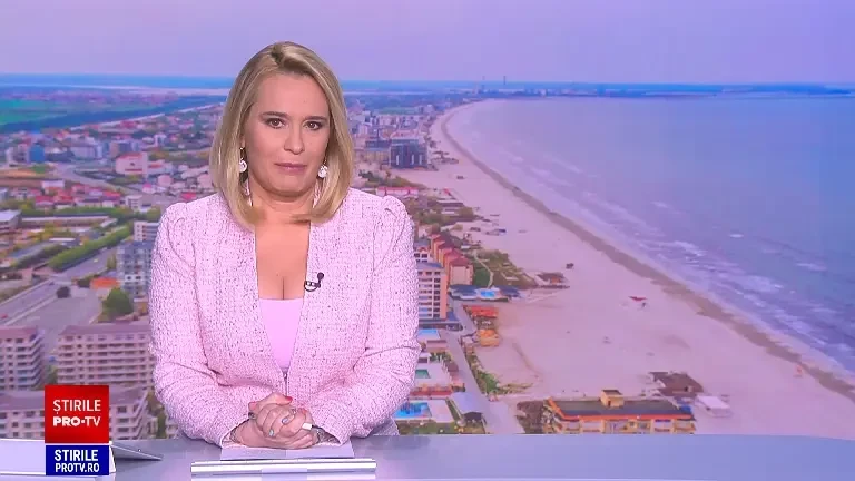 Dezastru pe plaja din Mamaia. Fenomenul neobișnuit care a creat un zid de nisip. Turiștii nu mai pot ajunge să intre în apă