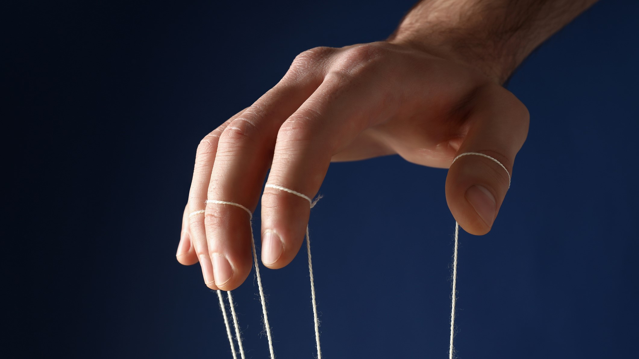 Cum să ne ferim de deepfake-uri, într-un an cu patru runde de alegeri. Sute de mii de tineri votează acum pentru prima oară