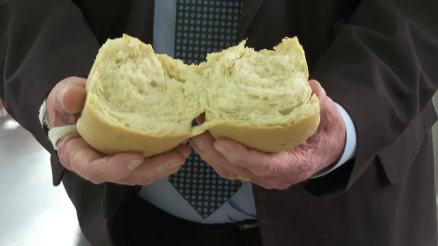 Pâinea cu proteine din carne. Inovația surprinzătoare a unor specialiști din Galați îl satură pe consumator mai rapid